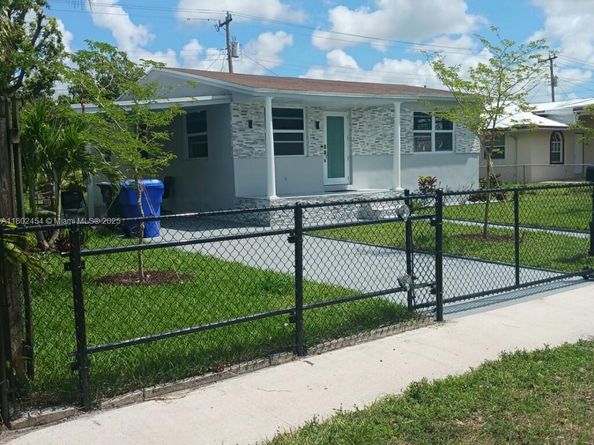 6421 Allen St, Hollywood FL 33024