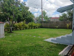 6421 Allen St, Hollywood FL 33024