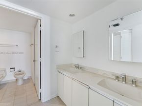 520 Brickell Key Dr A1812, Miami FL 33131