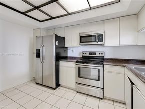 520 Brickell Key Dr A1812, Miami FL 33131