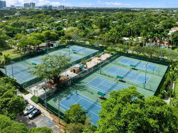 508 NE 67th St, Miami FL 33138