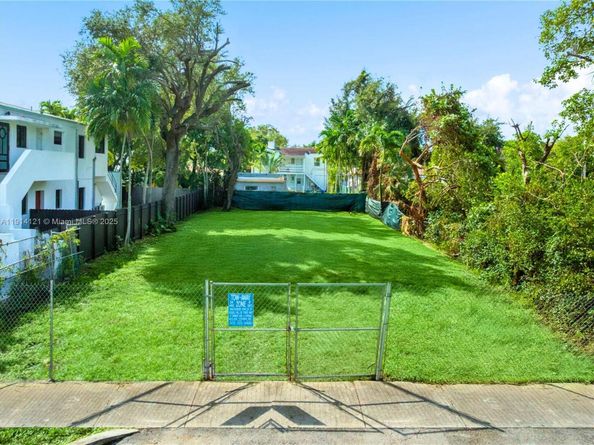 508 NE 67th St, Miami FL 33138