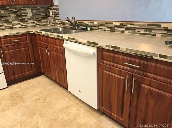 10288 NW 9th St Cir 205, Miami FL 33172