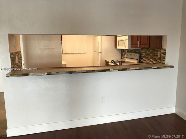 10288 NW 9th St Cir 205, Miami FL 33172