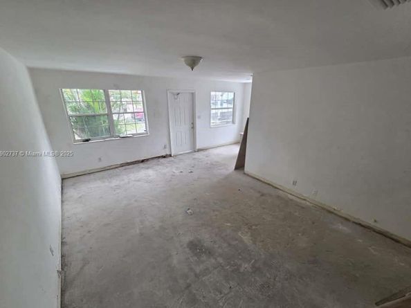 411 NE 57th Ct, Oakland Park FL 33334