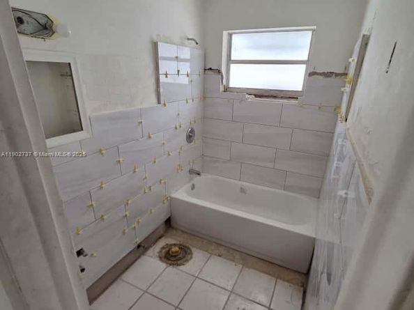 411 NE 57th Ct, Oakland Park FL 33334