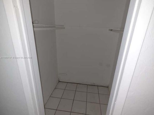 411 NE 57th Ct, Oakland Park FL 33334