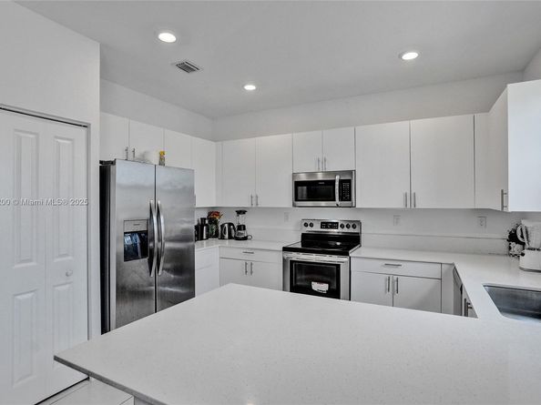 411 NW 204th St, Miami Gardens FL 33169