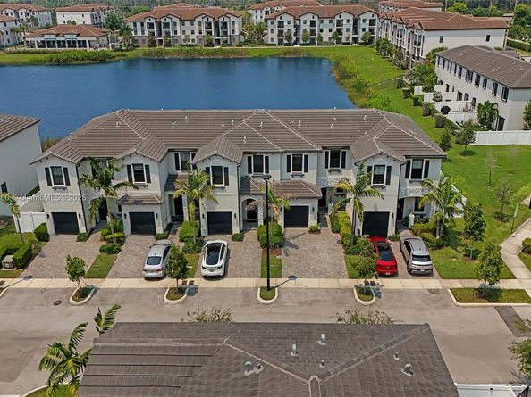 411 NW 204th St, Miami Gardens FL 33169