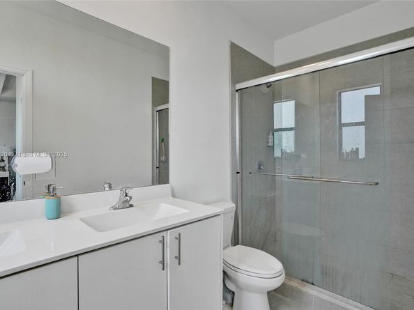 411 NW 204th St, Miami Gardens FL 33169