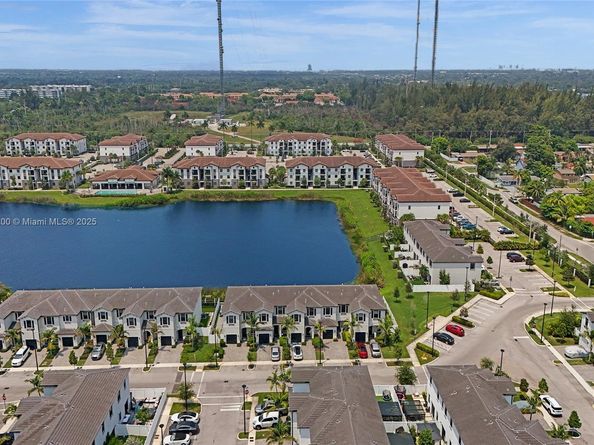411 NW 204th St, Miami Gardens FL 33169