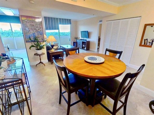 2425 SW 27th Ave 701, Miami FL 33145