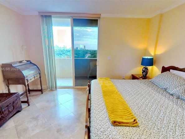 2425 SW 27th Ave 701, Miami FL 33145