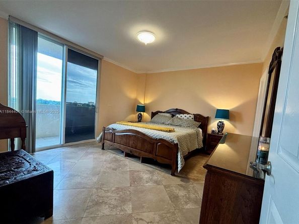2425 SW 27th Ave 701, Miami FL 33145