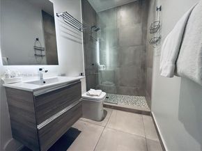 239 SW 9th St 405, Miami FL 33130