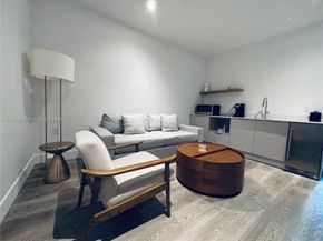 239 SW 9th St 405, Miami FL 33130