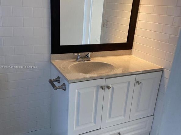 13499 Biscayne Blvd 1506, North Miami FL 33181