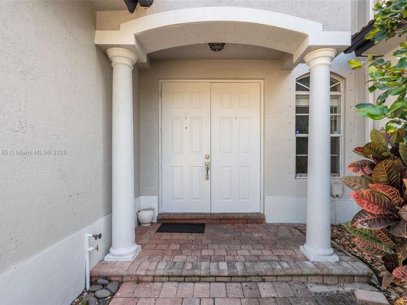 8181 SW 118th Ct, Miami FL 33183