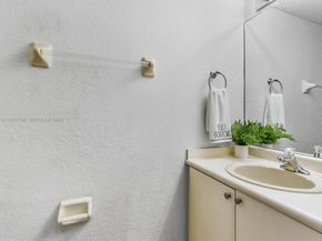 7377 NW 174th Ter 105, Hialeah FL 33015