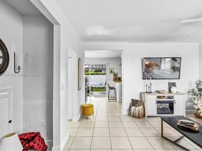 7377 NW 174th Ter 105, Hialeah FL 33015