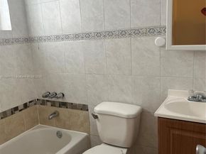 66 W 9th St, Hialeah FL 33010
