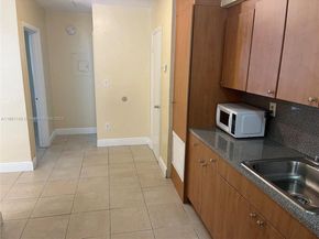 66 W 9th St, Hialeah FL 33010