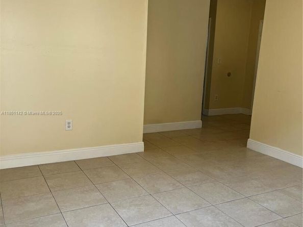 66 W 9th St, Hialeah FL 33010