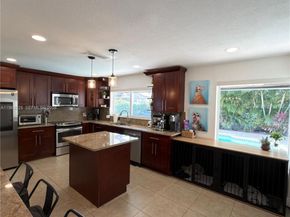 820 NW 91st Ave, Pembroke Pines FL 33024