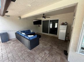 820 NW 91st Ave, Pembroke Pines FL 33024