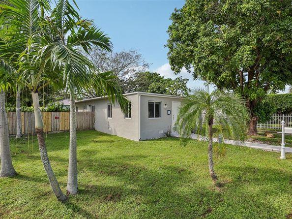 5900 SW 63rd St, South Miami FL 33143