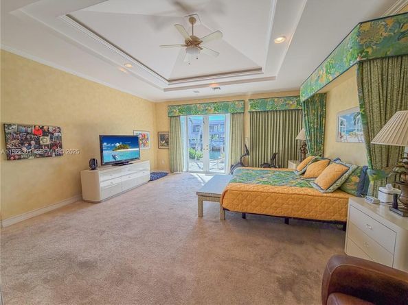 3220 NE 165th St, North Miami Beach FL 33160