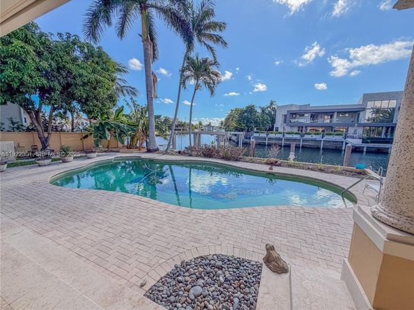 3220 NE 165th St, North Miami Beach FL 33160