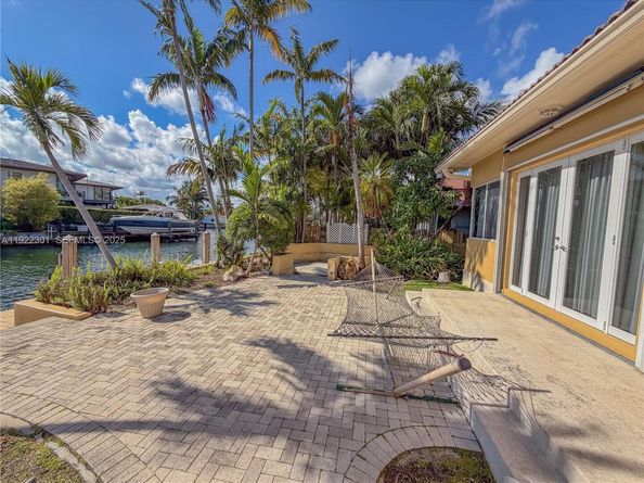 3220 NE 165th St, North Miami Beach FL 33160