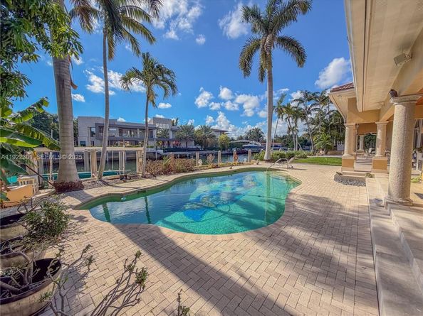 3220 NE 165th St, North Miami Beach FL 33160