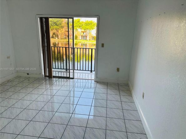 4705 NW 7th St 2067, Miami FL 33126