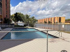 4705 NW 7th St 2067, Miami FL 33126