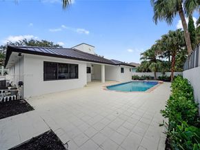 8560 NW 169th Ter, Miami Lakes FL 33016