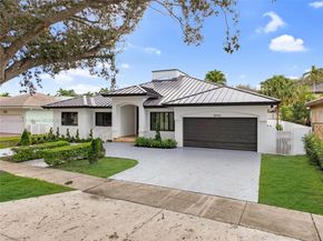 8560 NW 169th Ter, Miami Lakes FL 33016