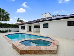 8560 NW 169th Ter, Miami Lakes FL 33016