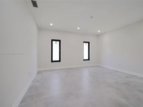 8560 NW 169th Ter, Miami Lakes FL 33016