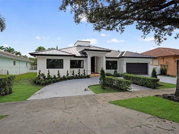 8560 NW 169th Ter, Miami Lakes FL 33016