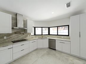 8560 NW 169th Ter, Miami Lakes FL 33016