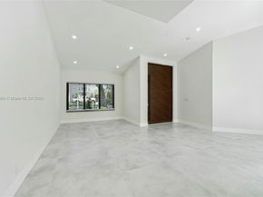 8560 NW 169th Ter, Miami Lakes FL 33016