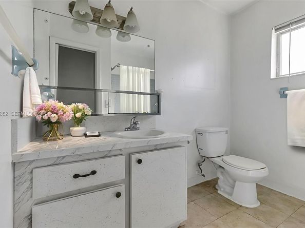 2854 E Crosley Dr E J, West Palm Beach FL 33415