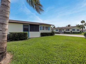 2854 E Crosley Dr E J, West Palm Beach FL 33415