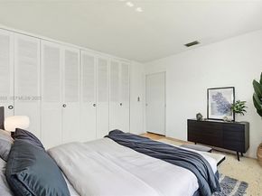 2854 E Crosley Dr E J, West Palm Beach FL 33415