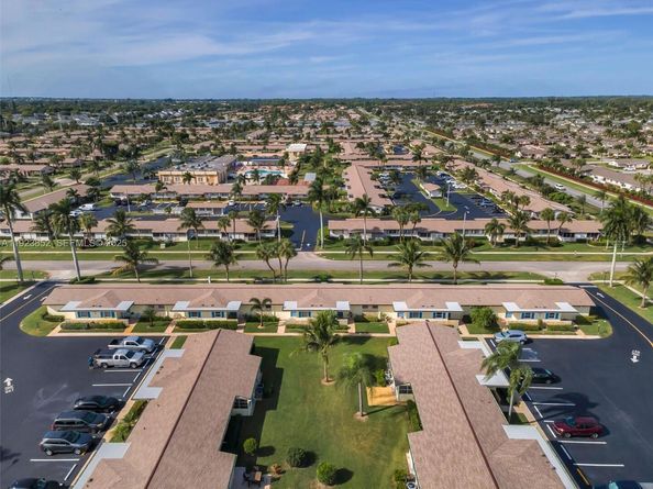 2854 E Crosley Dr E J, West Palm Beach FL 33415