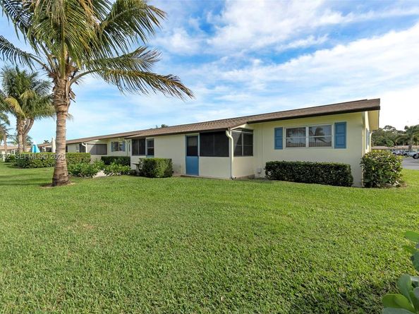 2854 E Crosley Dr E J, West Palm Beach FL 33415