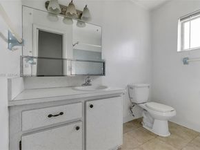 2854 E Crosley Dr E J, West Palm Beach FL 33415