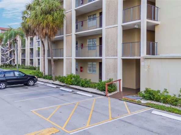 2601 NW 48th Ter 147, Lauderdale Lakes FL 33313